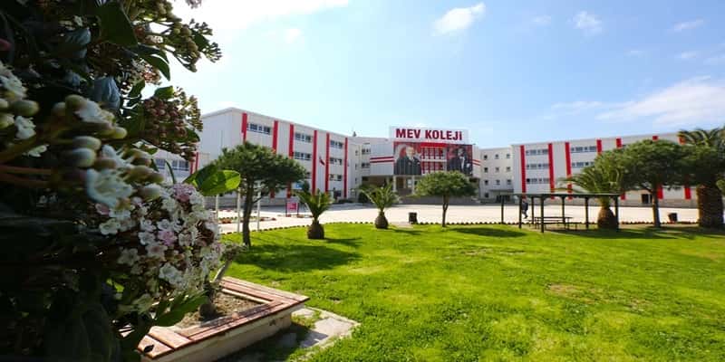 MEV Koleji Güzelbahçe kampüsü